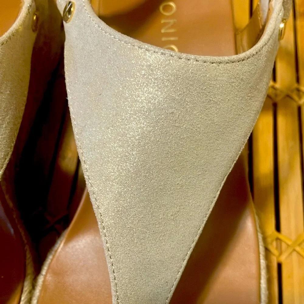👠💛Vionic Kirra Gold Metallic Orthotic Espadrille Style Wedge Dress Shoes Sz 8
